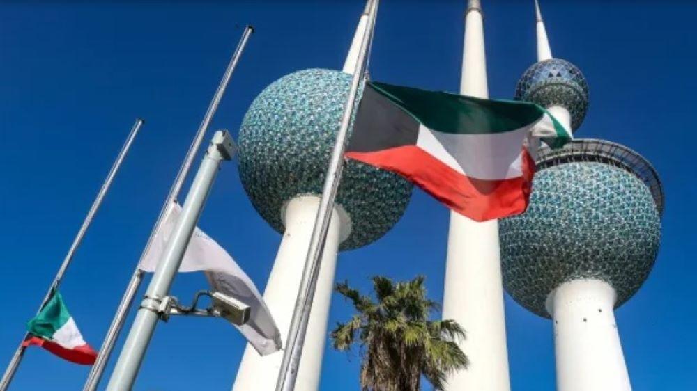 Das Golfemirat Kuwait hat einen neuen Herrscher. Der herrschende Emir, Scheich Nawaf al-Ahmad al-Sabah, starb im Alter von 86 Jahren. Als Nachfolger wurde wenig später der bisherige Kronprinz Scheich Mischal al-Ahmad al-Sabah ernannt. Machtwechsel in Kuwait nach dem Tod des Emirs