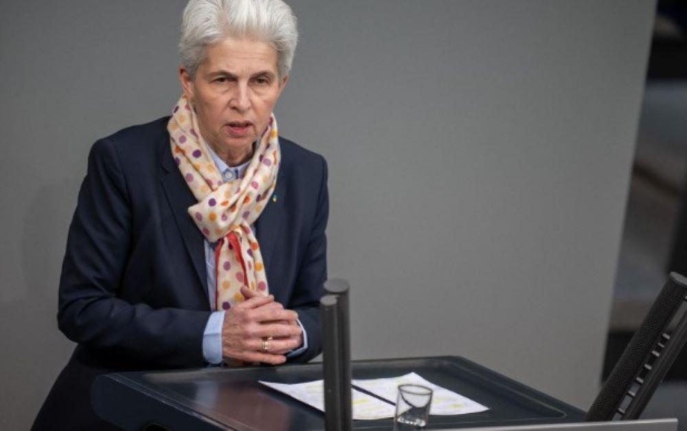 Marie-Agnes Strack-Zimmermann (FDP) lehnt die Wiedereinführung der Wehrpflicht ab