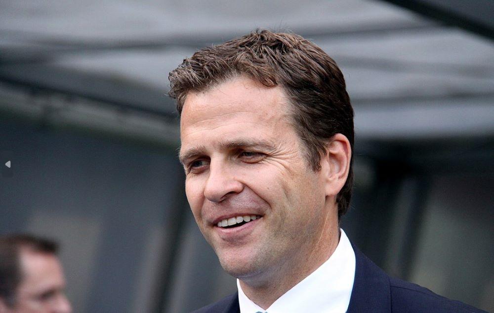 Sieben Monate vor dem Start der Heim-EM 2024 befindet sich die deutsche Nationalmannschaft in einer bedenklichen Verfassung. Der ehemalige DFB-Direktor Oliver Bierhoff beziffert die Titelchancen zwar dennoch gut, befürchtet aber aus anderen Gründen eine zähe Zeit bis zum Turnierstart. Oliver Bierhoff beziffert die Titelchancen der DFB-Auswahl bei der EM auf 66 Prozent