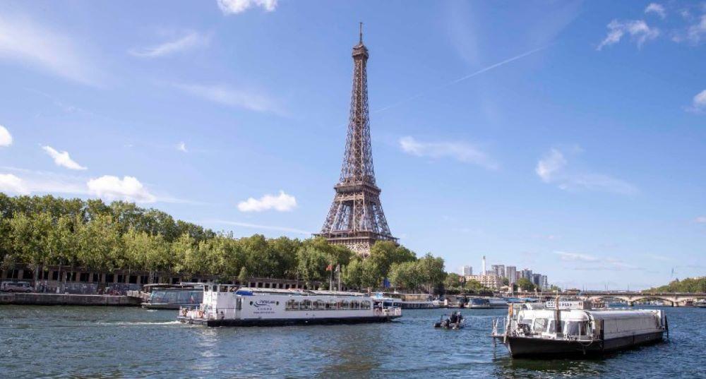 Paris plant eine Verdreifachung der Parkgebühren für SUV auf 18 Euro pro Stunde, will darüber zunächst aber noch die Bevölkerung abstimmen lassen. Seit Jahren treiben Bürgermeisterin Anne Hidalgo und die rot-grüne Stadtregierung die Verkehrswende in Paris voran