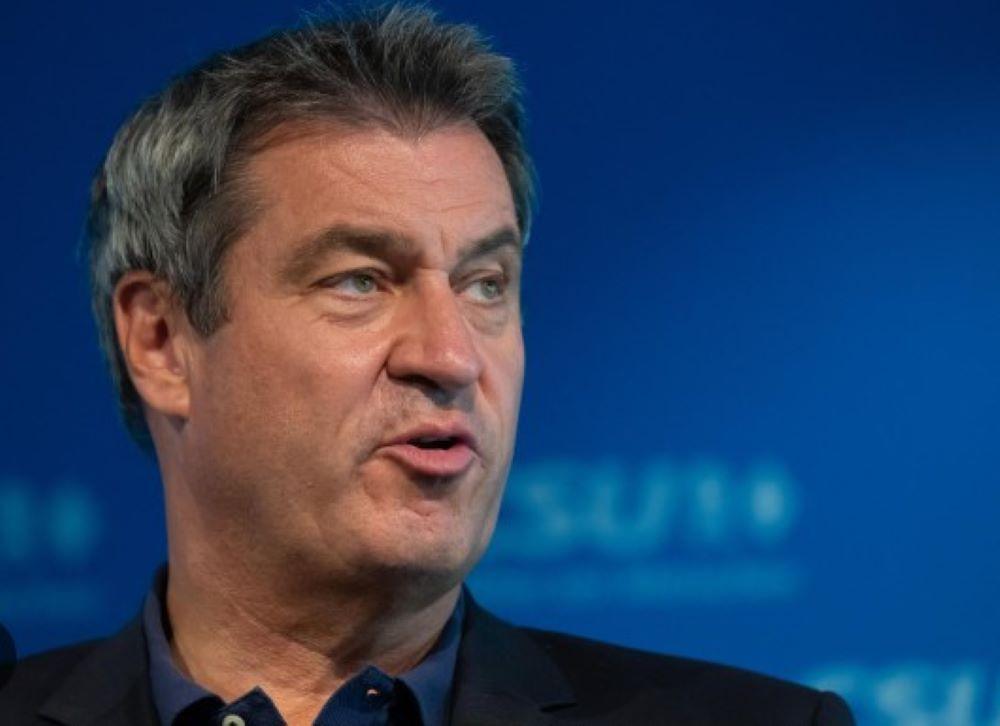 Darüber hinaus sieht Söder die Reise als klares Zeichen gegen jede Form von Judenhass und Judenfeindlichkeit: "Wir bekennen uns zum Kampf gegen Antisemitismus. Deshalb werden wir ein neues Abkommen mit Yad Vashem schließen, um die Erinnerungskultur weiter zu verbessern." CSU-Chef Söder besucht Israel als Zeichen der Solidarität