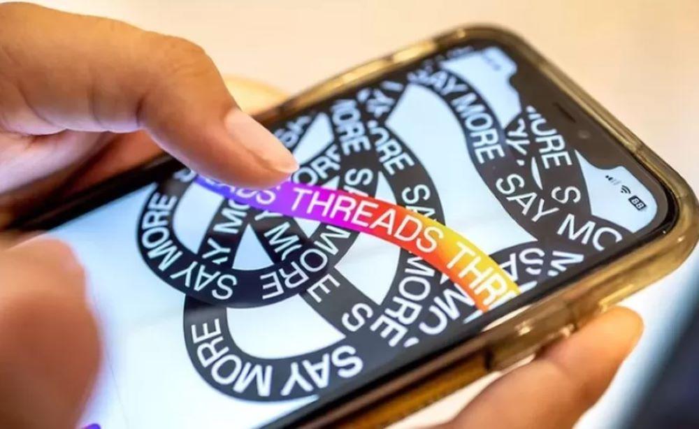 Metas Kurznachrichtendienst Threads könnte in wenigen Tagen in der EU starten. Das deutet zumindest ein Countdown auf der Website an. Der EU-Start war im Juli aufgrund von rechtlichen Unsicherheiten ausgesetzt worden. Laut Meta-Chef Mark Zuckerberg könnte die Plattform in einigen Jahren eine Milliarde Nutzer erreichen. In der EU ist Threads noch nicht erhältlich, doch das Interesse ist auch in Europa groß