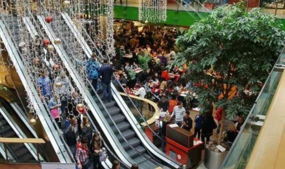 Die miese Konsumlaune verdirbt vielen Einzelhändlern das so wichtige Weihnachtsgeschäft. Jeder Sechste beklagt sogar schlechtere Umsätze als im Vorjahr. Mit Blick auf 2024 gibt es dennoch Zuversicht. Warum das Weihnachtsgeschäft deutlich schlechter als 2022 lief
