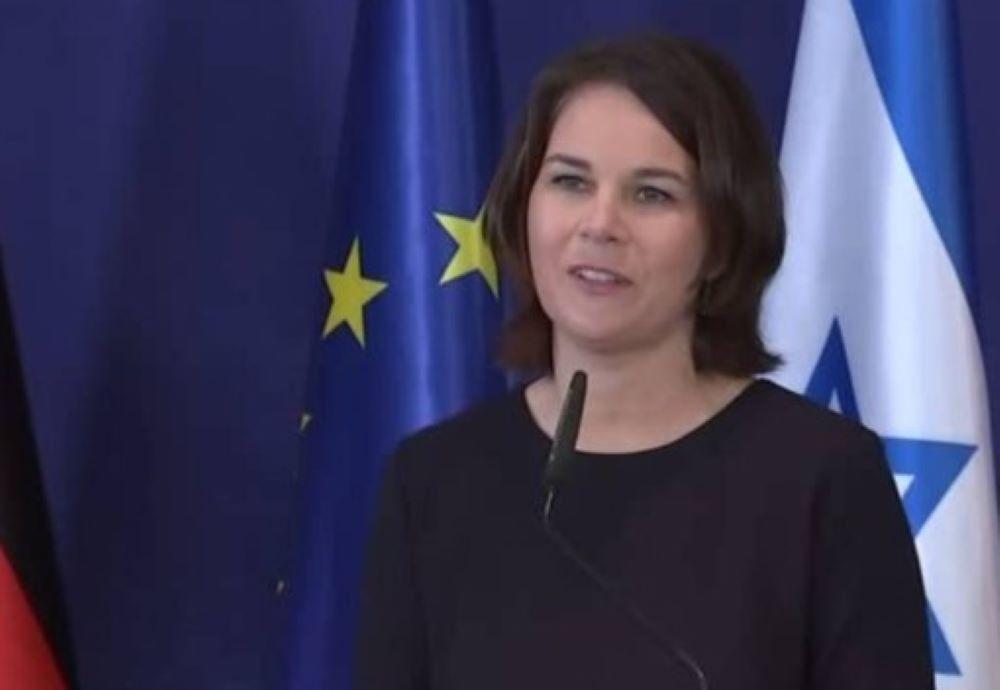 Die Sorge um eine mögliche Eskalation des Konflikts zwischen Israel und der Hisbollah-Miliz im Libanon hat drei Monate nach Beginn des Gaza-Kriegs einen Höhepunkt erreicht. Die deutsche Außenministerin Annalena Baerbock und ihr US-amerikanischer Kollege Antony Blinken sind deshalb auf diplomatischer Mission in der Region. Bundesaußenministerin Annalena Baerbock (Grüne)