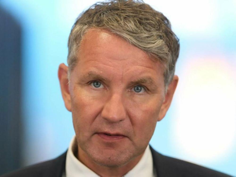 Die AfD habe in Rheinland-Pfalz einen enormen Zulauf, teilte der Partei- und Fraktionschef mit. Seit dem Jahresbeginn sei die Zahl der Mitglieder um rund 50 Prozent auf über 2600 Menschen gestiegen AfD-Chef: Höcke für Politik im Land nicht relevant
