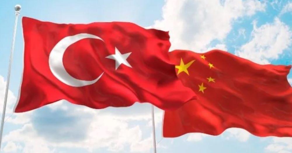 Die EU-Exporte nach Russland sind seit Beginn des Ukrainekriegs um zwei Drittel gesunken. Nach einer Auswertung des Ifo-Instituts im Auftrag des Bundeswirtschaftsministeriums könnten aber viele der sanktionierten EU-Waren über China, die Türkei und andere Länder nach Russland geliefert werden. China und Türkei liefern Russland von EU sanktionierte Waren