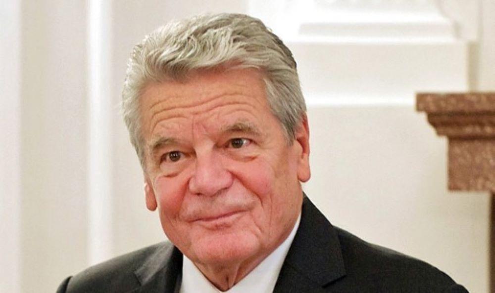 Alt-Bundespräsident Joachim Gauck glaubt, dass sich die Ampel eher zu einer Verschärfung der EU-Asylregeln hätte durchringen müssen. Beim Thema Migration gebe es aber "ein Wunschdenken von anständigen und guten Menschen". Daraus folgt für Gauck eine Mahnung. Gauck über EU-Asylverschärfungen: "Hätte wahrlich früher passieren müssen"