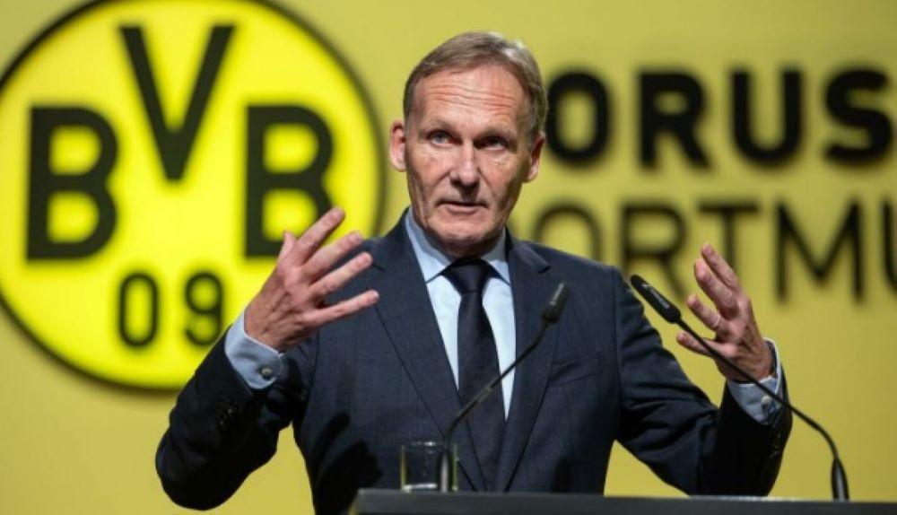 Hans-Joachim Watzke zieht sich 2025 aus der Geschäftsführung von Borussia Dortmund zurück. Am Füllen der dann entstehenden Lücke ist der Klubchef selbst beteilgt - der 64-Jährige erstellt ein Konzept, wie es beim BVB nach seinem Abgang weitergeht. Hans-Joachim Watzke zieht sich 2025 aus der Geschäftsführung von Borussia Dortmund zurück