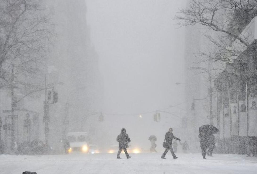 Am Freitag fiel in New York City, Baltimore und Washington, D.C. mehr Schnee als vorhergesagt. In den letzten zwei Wochen haben Stürme den pazifischen Nordwesten, den Mittleren Westen, die Ebenen, den Süden und Nordosten mit niedrigen Temperaturen, starkem Schneefall, Eisstürmen, Eisregen und starken Winden heimgesucht Gefährliche Winterstürme und eisige Temperaturen in der Mitte und Osten der USA