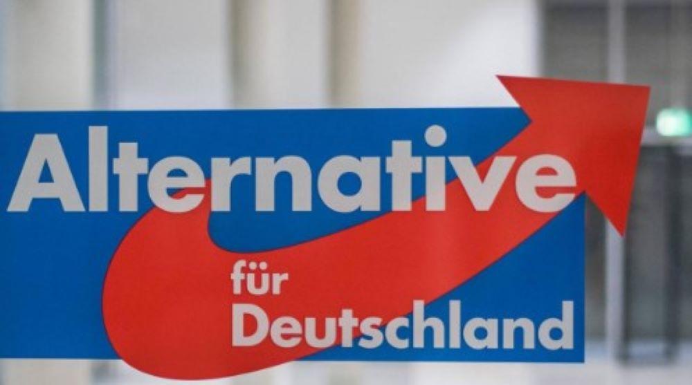 Das Bundesamt für Verfassungsschutz arbeitet nach Recherchen der "Süddeutschen Zeitung" (SZ) daran, die gesamte AfD als "gesichert extremistische Bestrebung" einzustufen. Verfassungsschutz erstellt neues Gutachten zur AfD