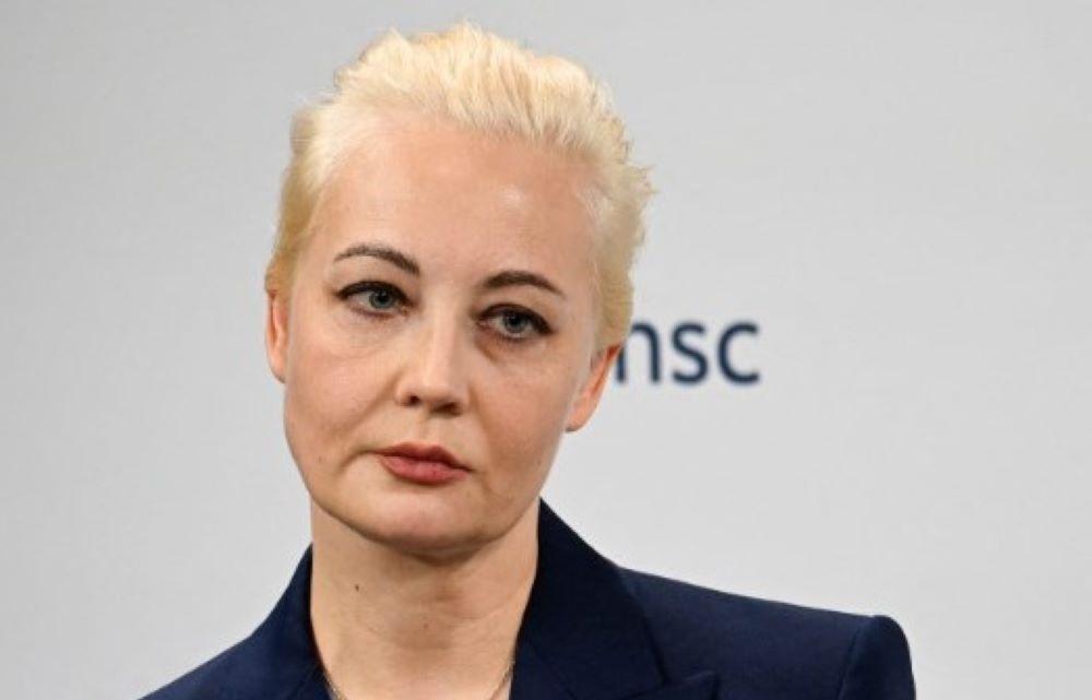 Kurz vor der Beerdigung des in Haft gestorbenen russischen Oppositionspolitikers Alexej Nawalny hat seine Witwe vor möglichen Polizeiaktionen gewarnt. Julia Nawalnaja