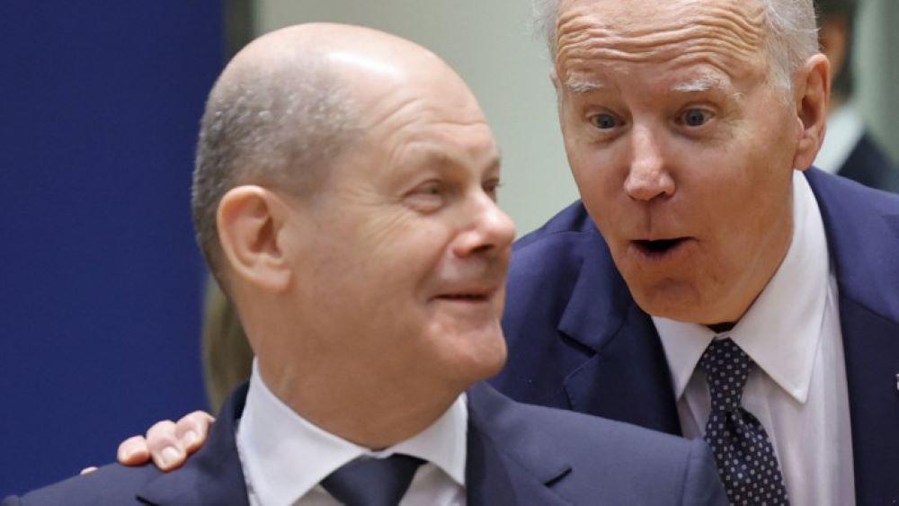 Putin habe den Willen, sich einen Teil der Ukraine einzuverleiben. "Und alle Geschichten, die dazu erzählt werden, ändern nichts daran, dass genau das der Zweck seiner imperialistischen Bestrebungen ist." Bundeskanzler Olaf Scholz (SPD) und US-Präsident Joe Biden