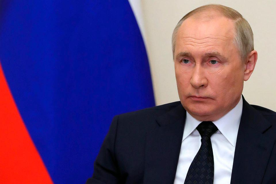 Als im Februar 2022 die Invasion der Ukraine begann, prognostizierten einige Analysten, dass es nur drei Tage dauern würde, bis russische Streitkräfte die Hauptstadt Kiew einnehmen würden . Putin wartet darauf das die westliche Unterstützung für die Ukranine nachlässt