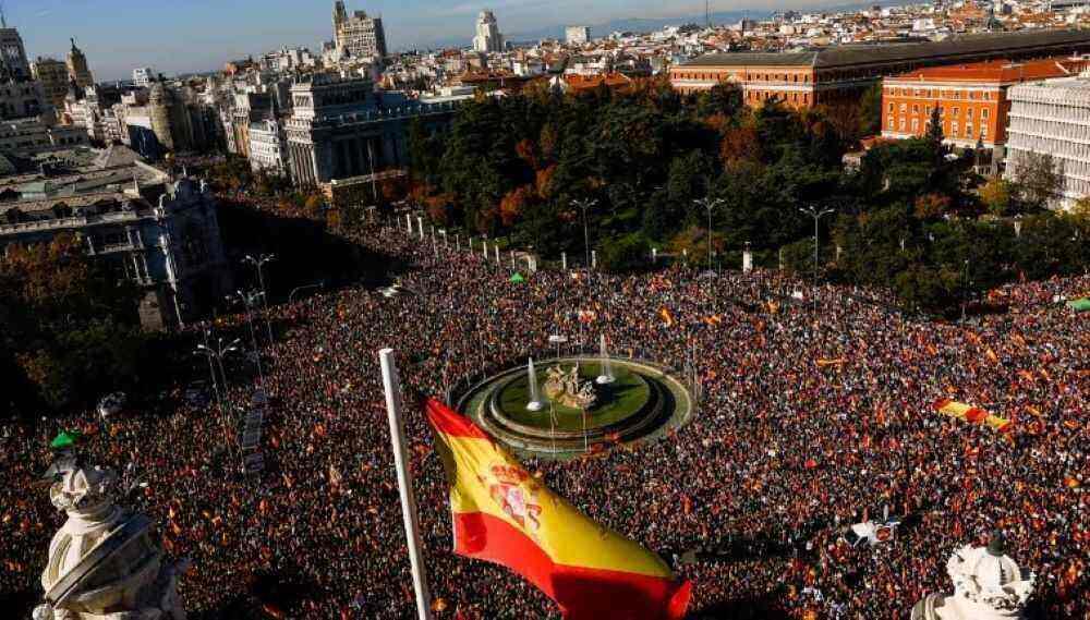 Im Vorfeld der Europawahlen im Juni versammelten sich prominente rechtsextreme Führer aus Europa und anderen Teilen der Welt in Madrid, um gegen Sozialismus und "massive illegale Migration" zu protestieren. Rechtsextreme Führungskräfte versammeln sich vor den EU-Wahlen in Madrid