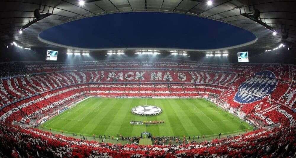Bayern München hat entschieden, drei vielversprechenden Nachwuchstalenten ihre ersten Profiverträge anzubieten. Diese Entscheidung unterstreicht das Engagement des Vereins für die Förderung junger Spieler und ihre Integration in die erste Mannschaft. FC Bayern München: Drei vielversprechende Talente erhalten Profiverträge