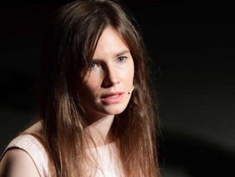 Amanda Knox wird diese Woche erstmals seit mehr als 12,5 Jahren wieder vor einem italienischen Gericht erscheinen. Diese Anhörung bietet ihr die Chance, eine 16 Jahre alte Verurteilung wegen Verleumdung endgültig abzuwenden. Die Verleumdungsanklage war der letzte verbliebene Makel in ihrer juristischen Auseinandersetzung um die Ermordung ihrer britischen Mitbewohnerin Meredith Kercher im Jahr 2007. Amanda Knox: Entscheidung im Neuverhandlungsprozess zur Verleumdungsanklage erwartet