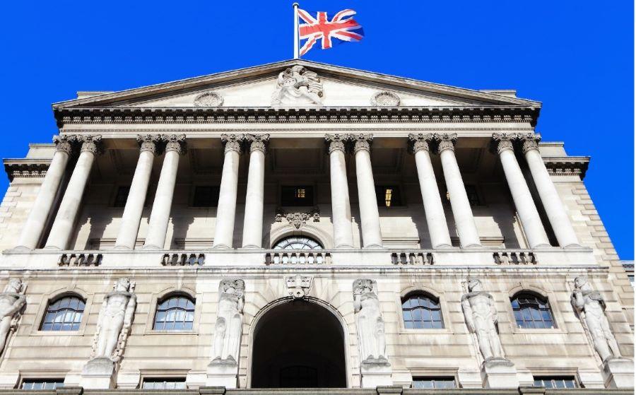 Die Bank of England hat ihre Prognosen für die Inflation in Großbritannien aktualisiert und erwartet, dass die Inflationsrate im weiteren Jahresverlauf auf 3 % steigen wird. Dies kommt trotz eines vorübergehenden Rückgangs im Mai, als die Inflation erstmals seit fast drei Jahren wieder die Zielrate von 2 % erreichte. Bank of England erwartet Anstieg der Inflation auf 3 % im weiteren Jahresverlauf