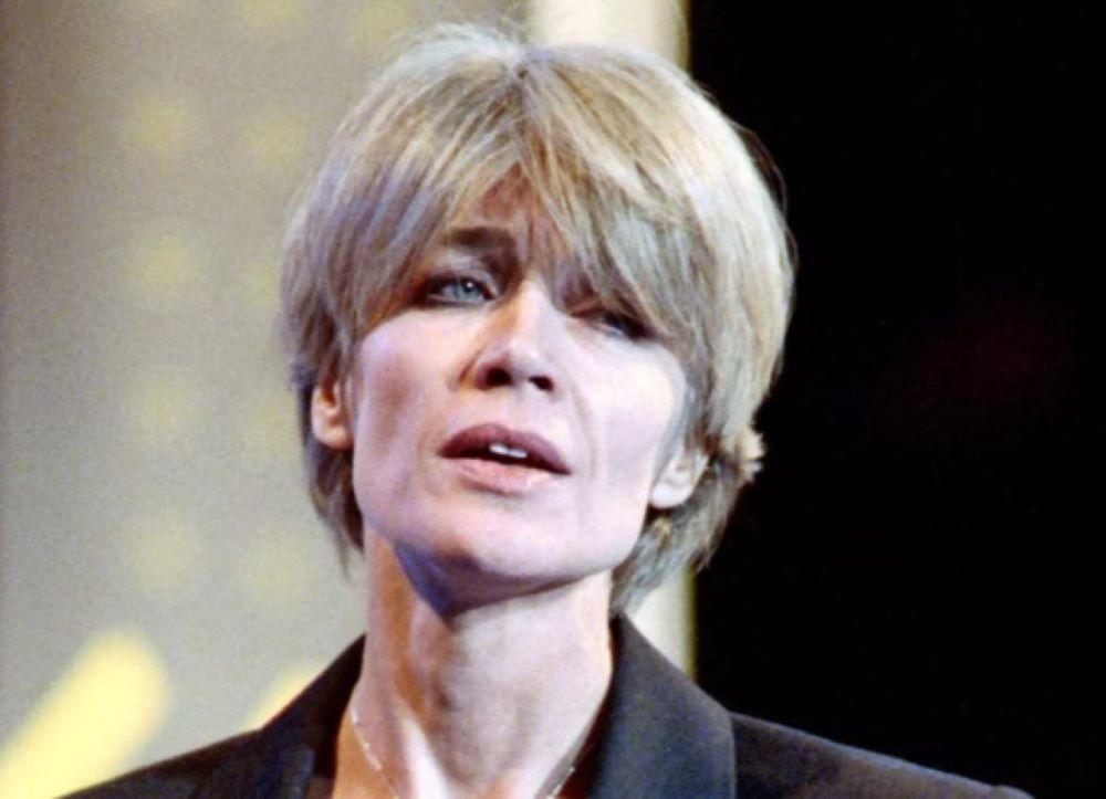 Françoise Hardy beeinflusste nicht nur die Musikwelt, sondern auch die Mode Francoise Hardy, Ikone des französischen Liedguts der 1960er Jahre, stirbt im Alter von 80 Jahren
