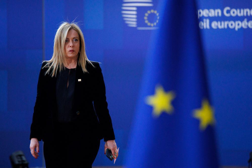 Meloni, die bei der Wahl als Spitzenkandidatin der Fratelli d'Italia antrat, plant nicht, ins Europaparlament zu wechseln, sondern wird weiterhin als Ministerpräsidentin in Rom tätig sein Meloni siegt spektakulär: Italien wählt rechts!