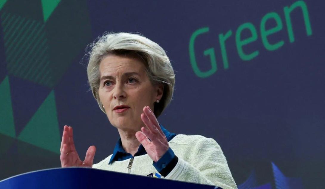 Ursula von der Leyens zweite Amtszeit wird entscheidend sein, um die Balance zwischen wirtschaftlicher Wettbewerbsfähigkeit und ökologischem Fortschritt zu finden. Ihre Fähigkeit, die unterschiedlichen Interessen innerhalb der EU zu vereinen und gleichzeitig ehrgeizige Klimaziele zu verfolgen, wird maßgeblich für den Erfolg ihrer Präsidentschaft und die Zukunft Europas sein Von der Leyen setzt in zweiter Amtszeit auf nachhaltige Industrie und Umweltziele