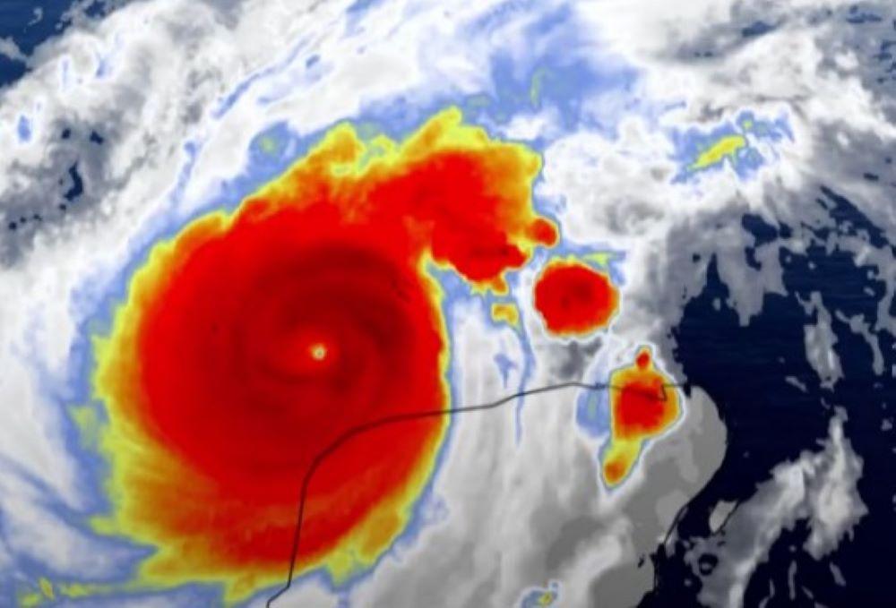 Erst vor wenigen Wochen hatte Hurrikan "Helene" Florida heimgesucht und enorme Zerstörungen sowie über 200 Tote verursacht. Für viele Bewohner des Südostens der USA ist "Milton" der zweite Schicksalsschlag in kurzer Zeit. "Helene war ein Weckruf", sagte Bürgermeisterin Castor, doch "Milton" sei "buchstäblich katastrophal". Hurrikan Milton auf dem Vormarsch: Wissenschaftler warnen vor der Stärke des Sturms